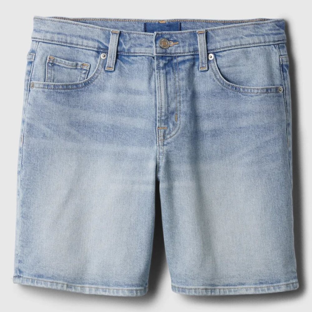 GAP 5" Mid Rise Light wash Denim Shorts/NWT/26